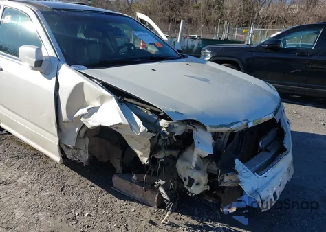 2007 Cadillac Srx V6 z USA, uszkodzony, nr VIN 1GYEE637870174373